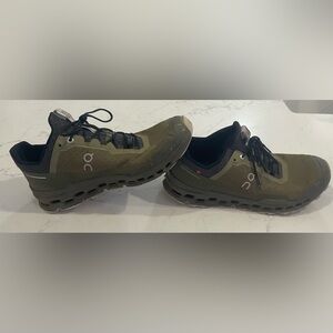 On cloud mens shoes 9.5 moss green color